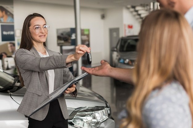 Carz-and-dealz - Guide 2025 pour dénicher les meilleures offres de voitures d’occasion - Featured Image 1